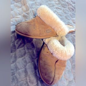 Ugg slippers size 9